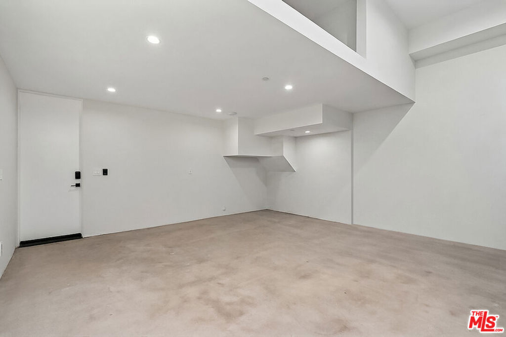 616 7th Property Photo 39