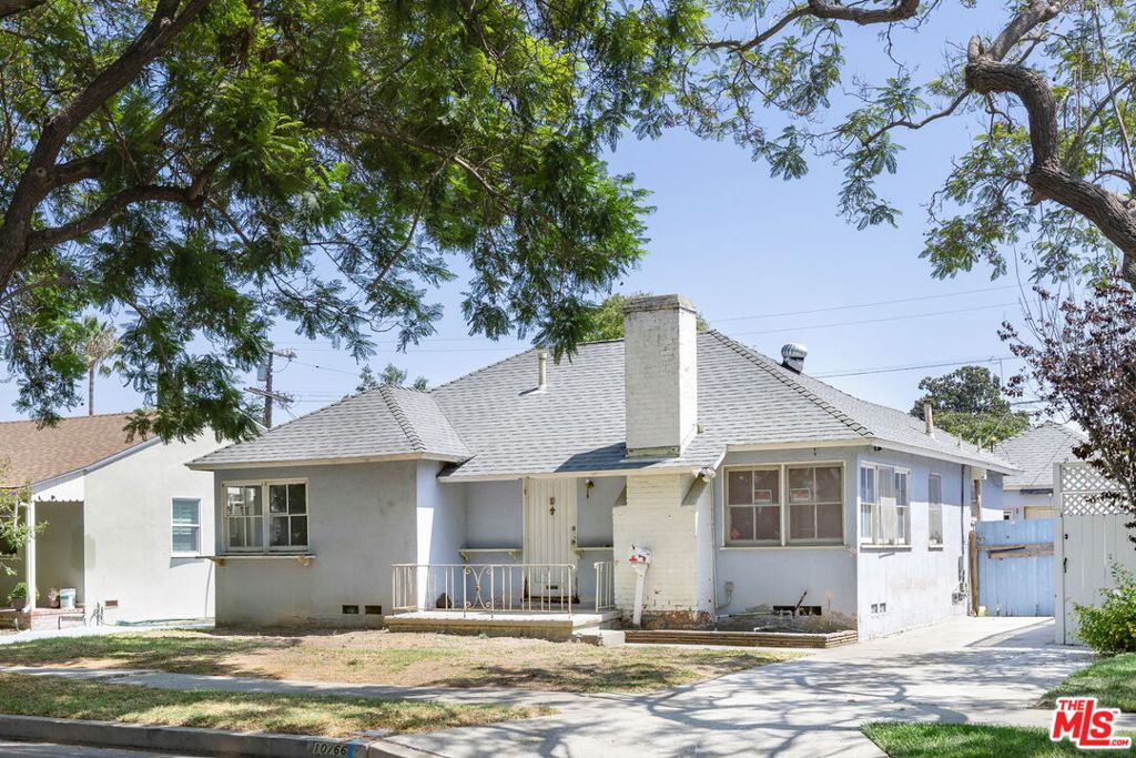 10766 Ayres Avenue Property Photo 1
