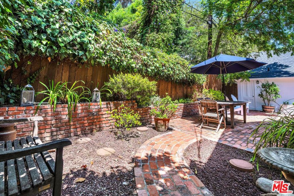 4049 Benedict Canyon Drive Property Photo 31
