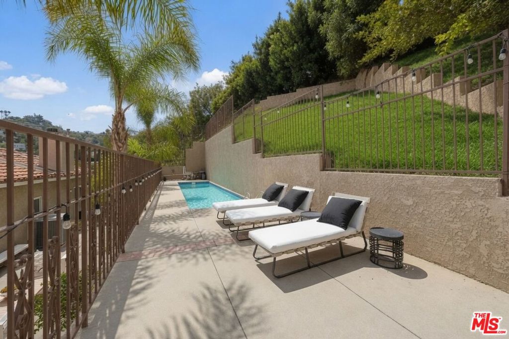 15330 Del Gado Drive Property Photo 2