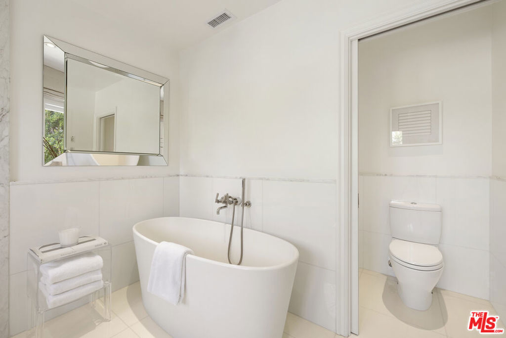 1706 Comstock Avenue Property Photo 12