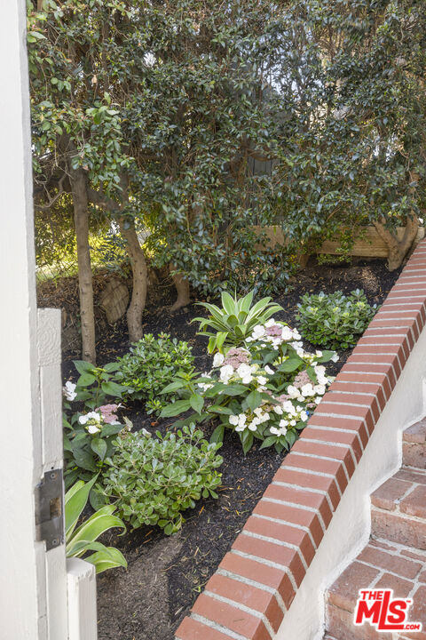 1706 Comstock Avenue Property Photo 22