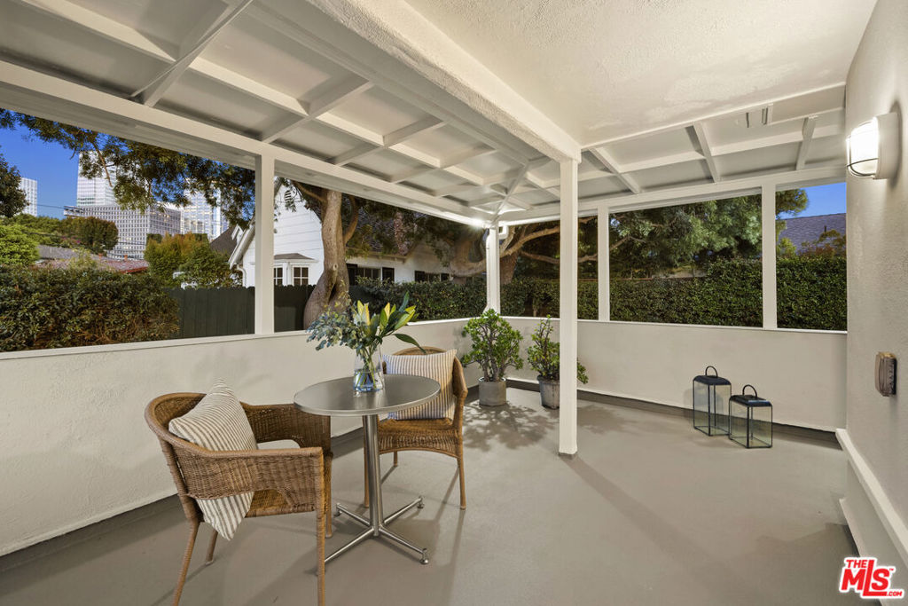 1706 Comstock Avenue Property Photo 27