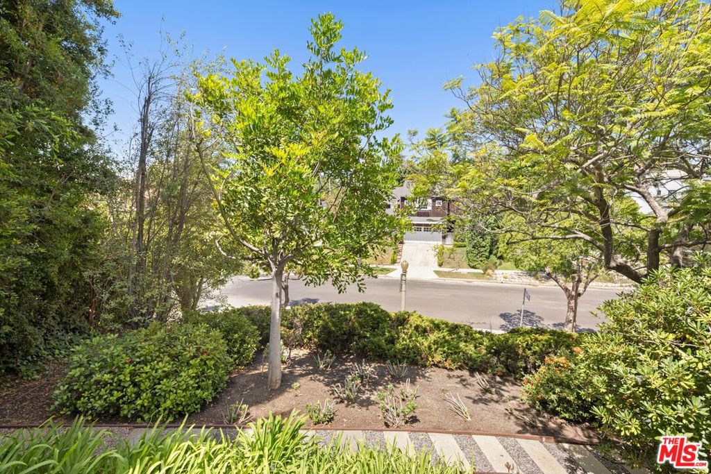 1706 Comstock Avenue Property Photo 30