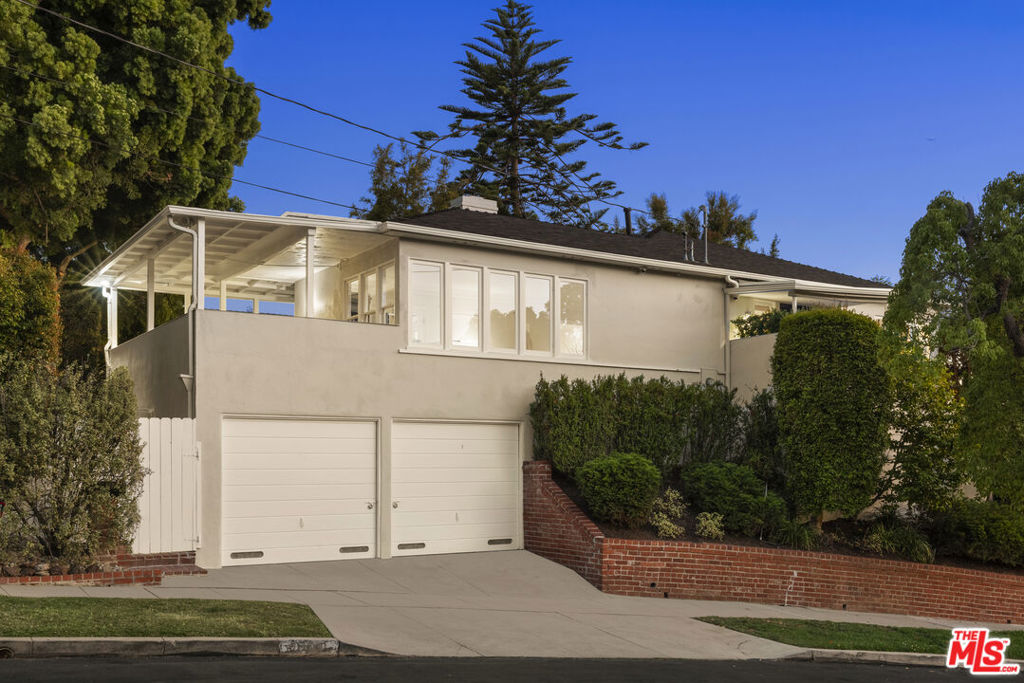 1706 Comstock Avenue Property Photo 32