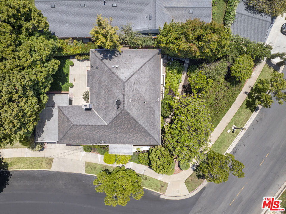 1706 Comstock Avenue Property Photo 38