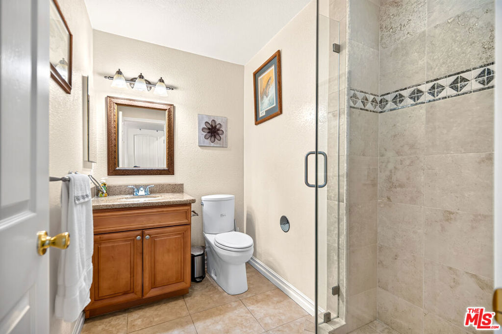 200 E Surfside Drive Property Photo 5