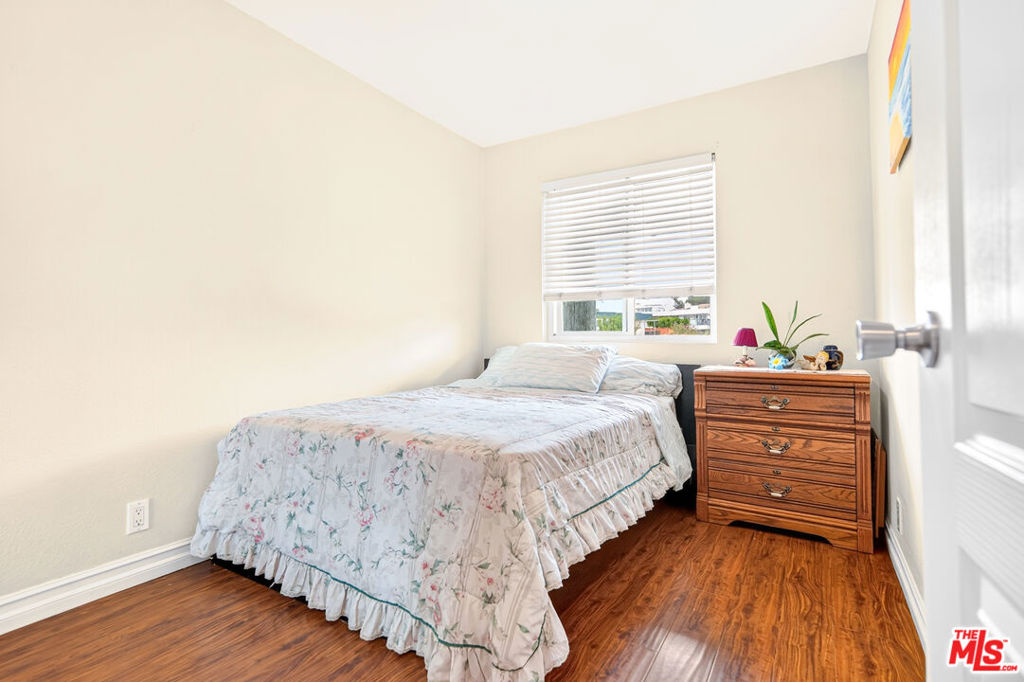 200 E Surfside Drive Property Photo 6