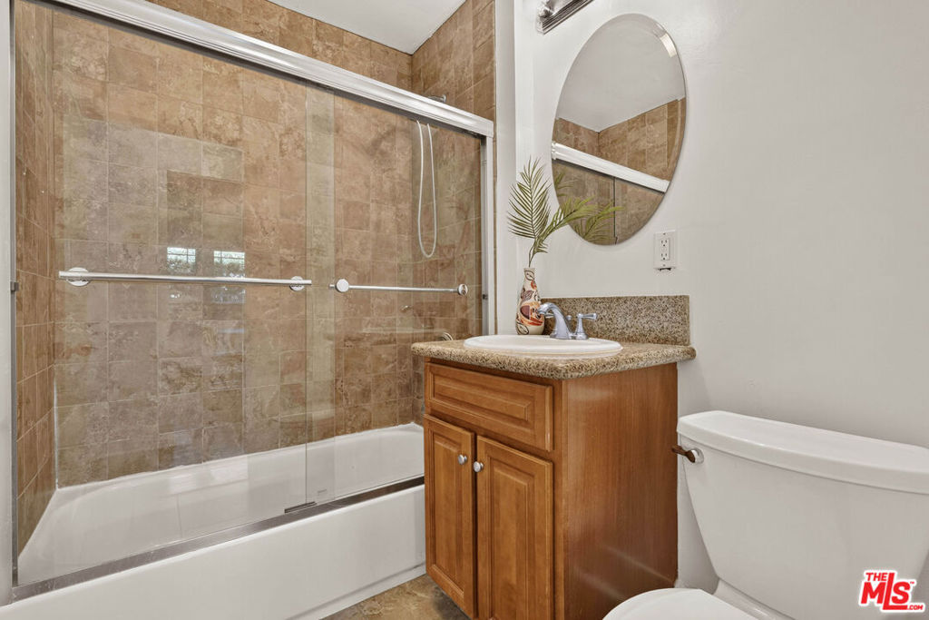 5335 Fountain Avenue Property Photo 13
