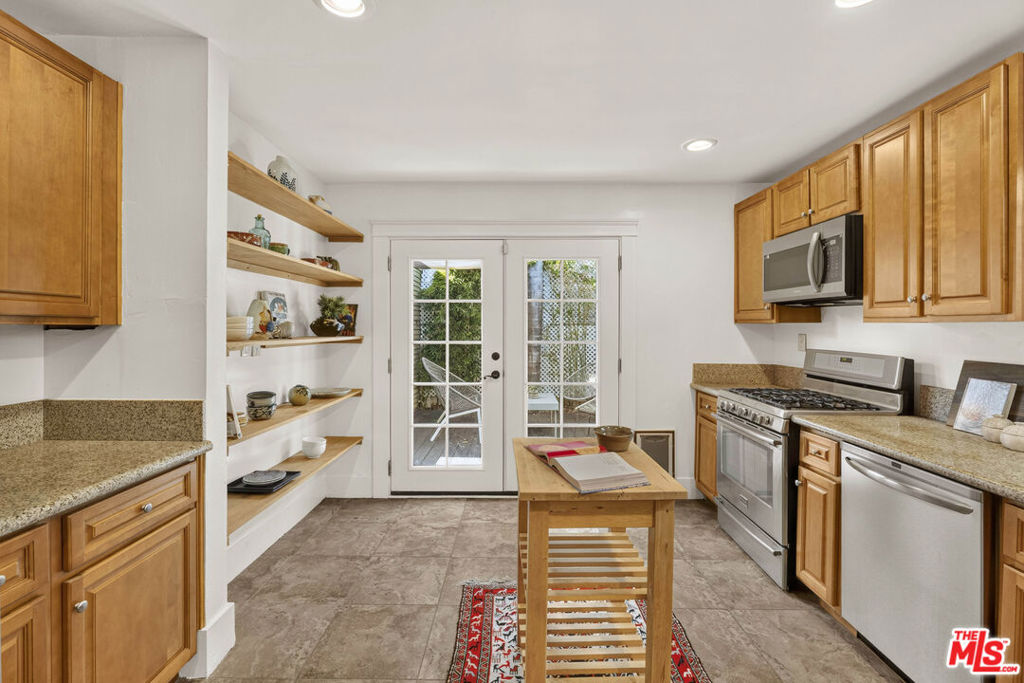 5335 Fountain Avenue Property Photo 18