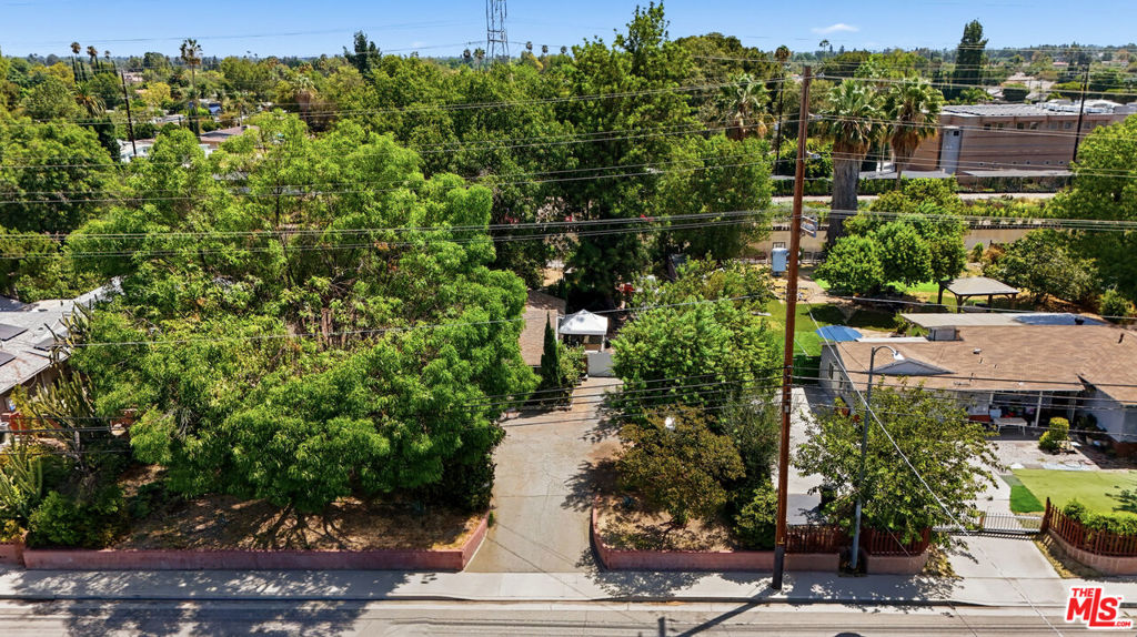 7650 N Wilbur Avenue Property Photo 2