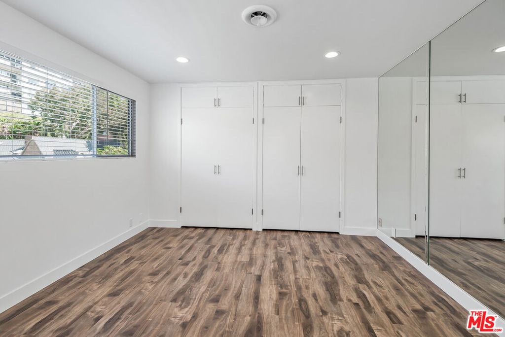 764 N Doheny Drive 2 Property Photo 12