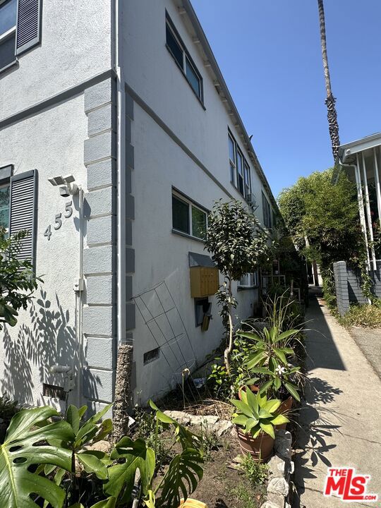 455 S Oakhurst Drive 3 Property Photo 5