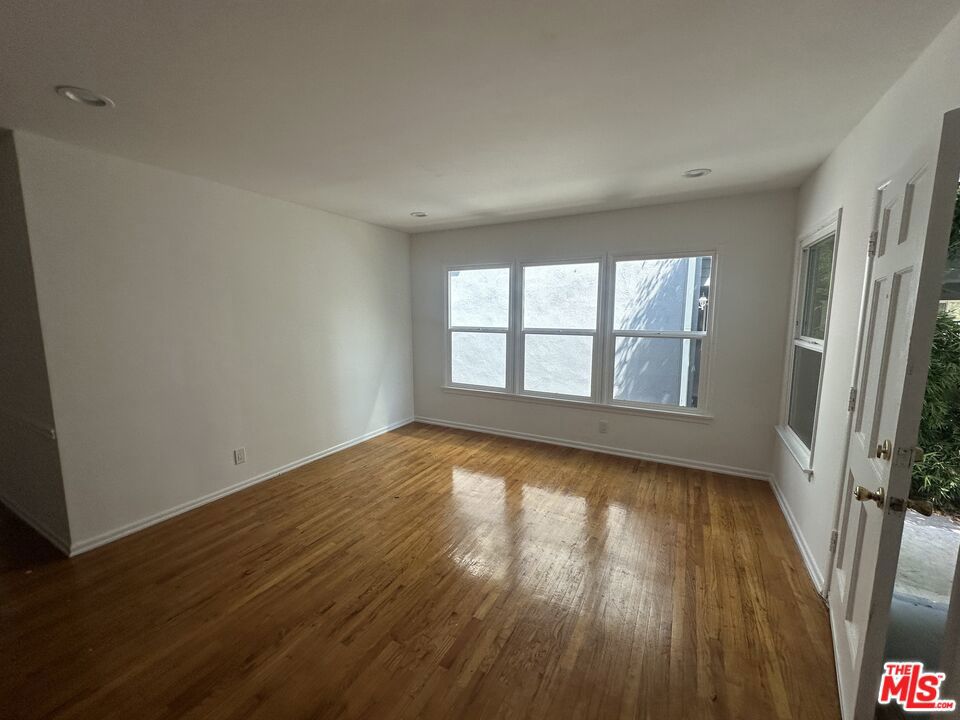 455 S Oakhurst Drive 3 Property Photo 6