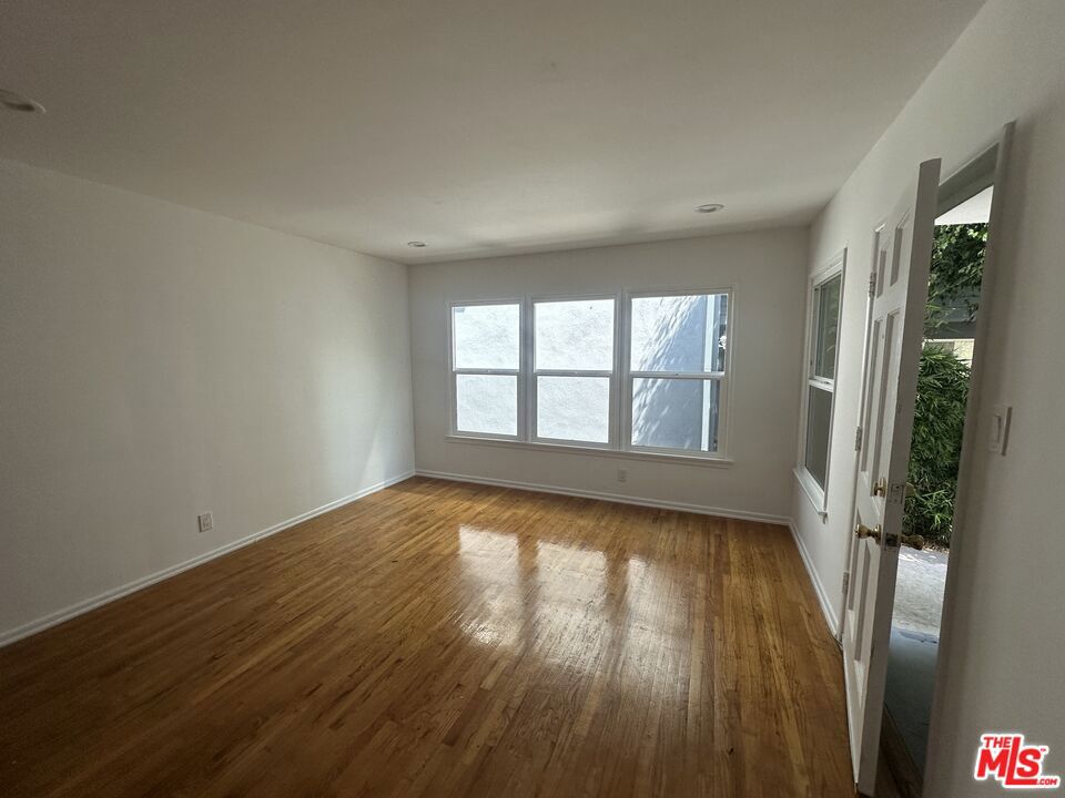 455 S Oakhurst Drive 3 Property Photo 7