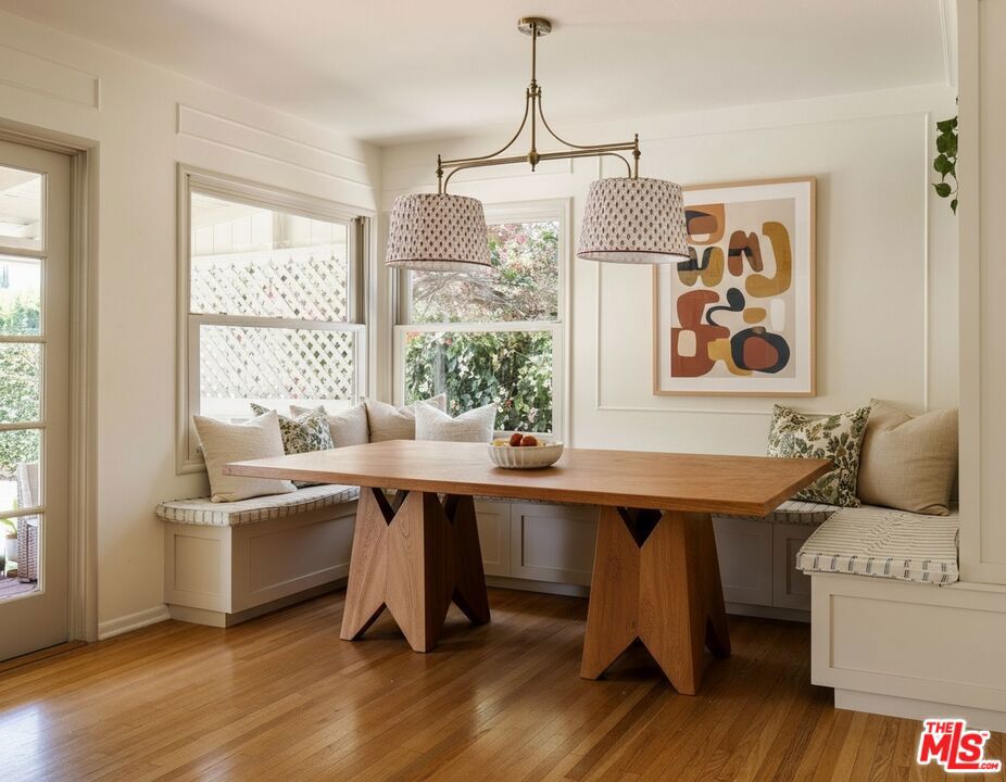 13024 Magnolia Boulevard Property Photo 6