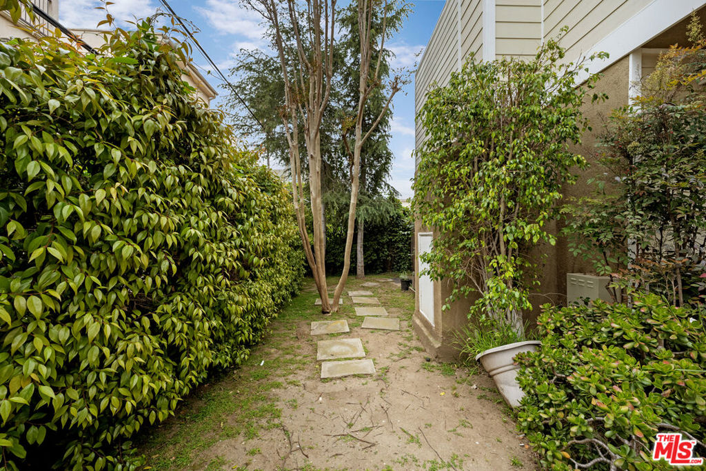 1717 Stoner Avenue 105 Property Photo 42