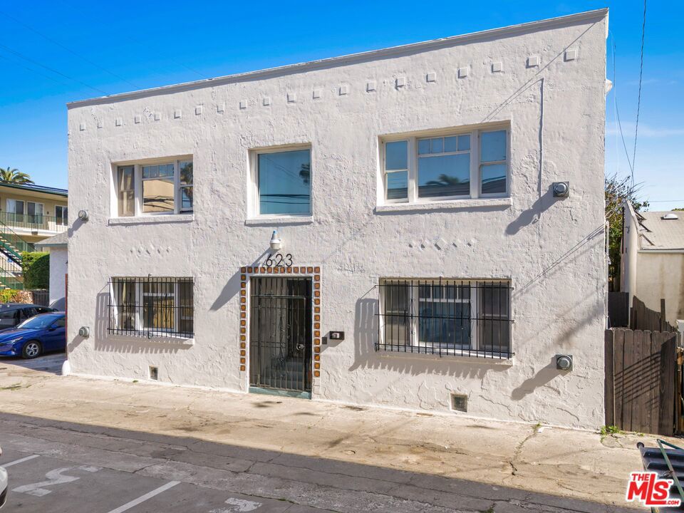 623 E Broadway Property Photo 14