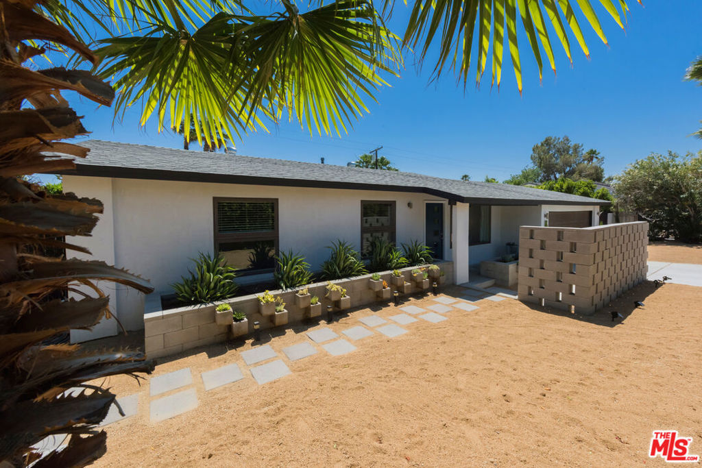 2350 N Los Alamos Road Property Photo 2