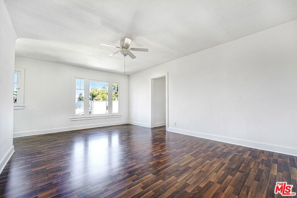 832 Hyperion Avenue Property Photo 6