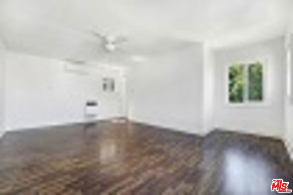 832 Hyperion Avenue Property Photo 7