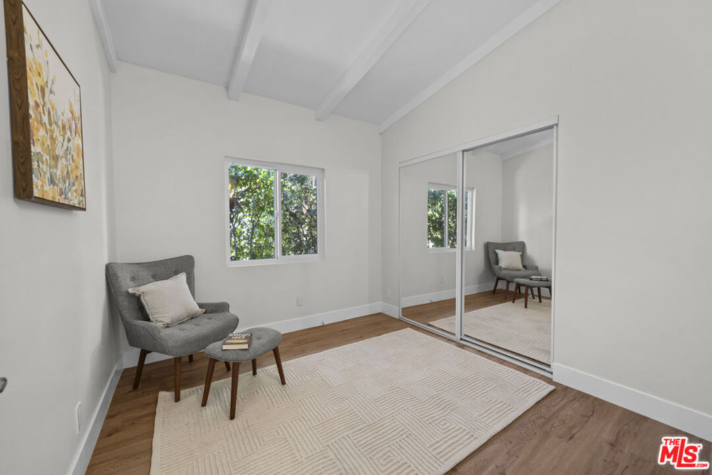 7528 Newcastle Avenue Property Photo 10