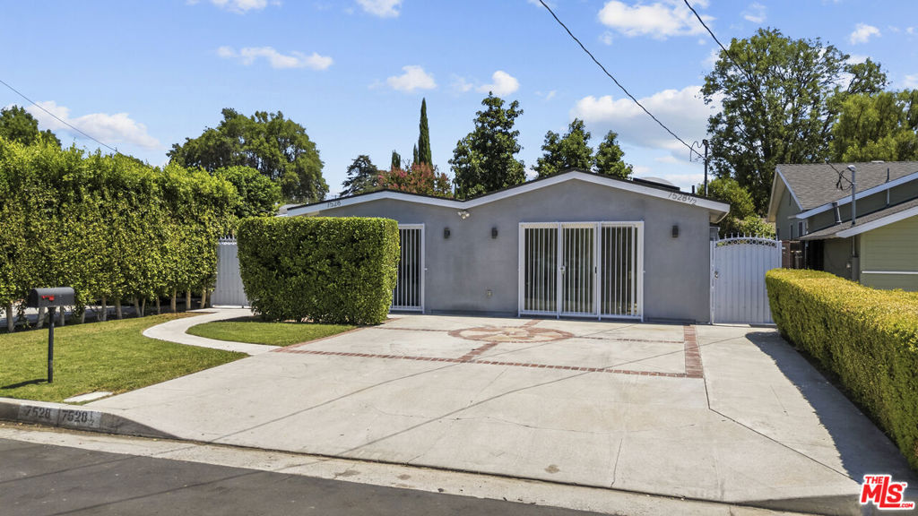7528 Newcastle Avenue Property Photo 18