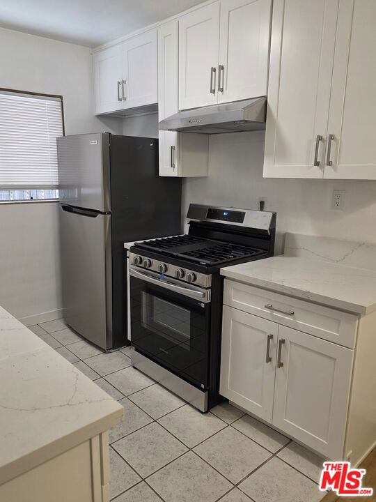 428 S Wilton Place 3 Property Photo 4