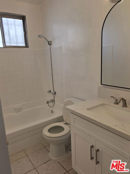 428 S Wilton Place 3 Property Photo 6