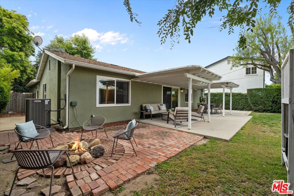23445 Sylvan Street Property Photo 39