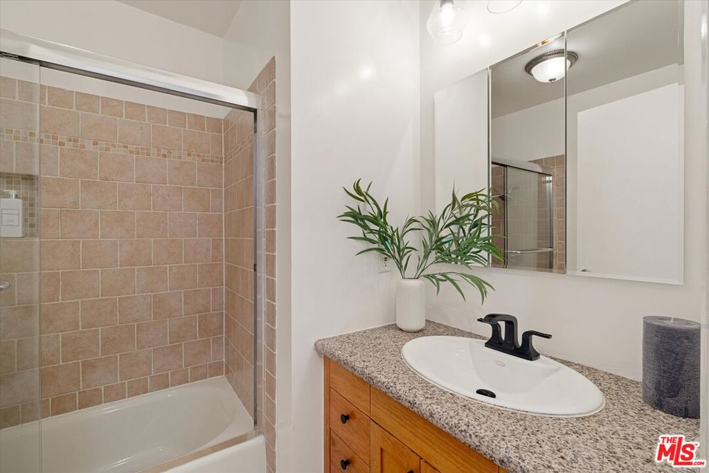 23445 Sylvan Street Property Photo 44
