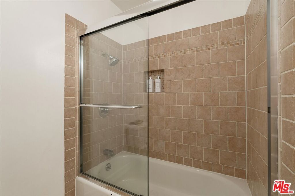 23445 Sylvan Street Property Photo 45