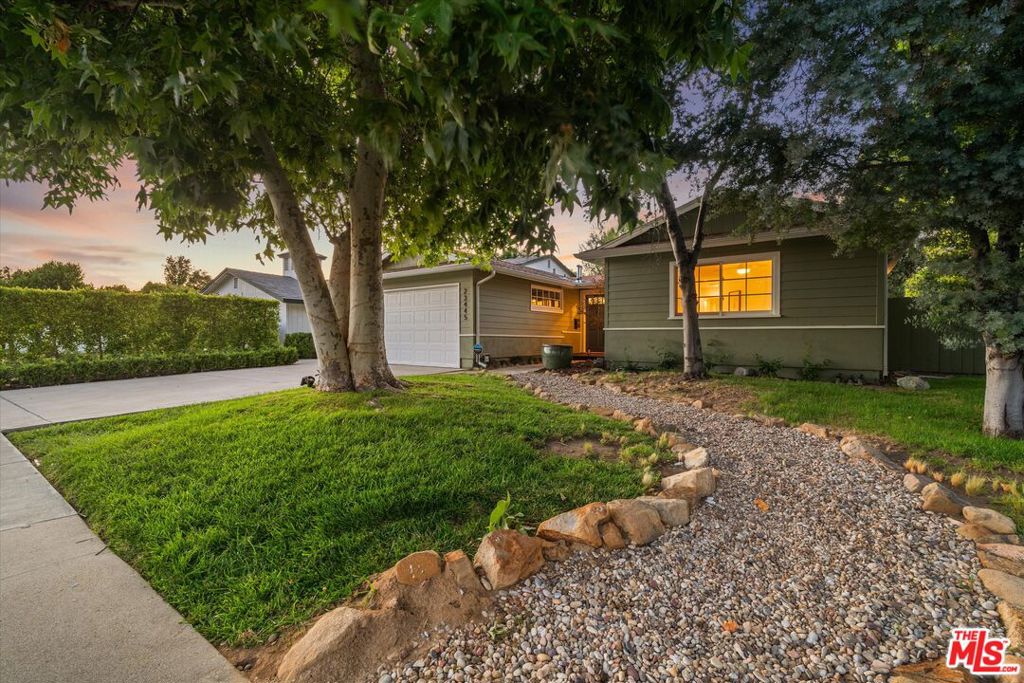 23445 Sylvan Street Property Photo 46