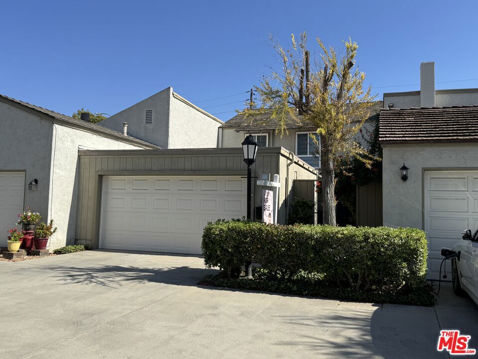 12203 Santa Gertrudes Avenue 64 Property Photo 3