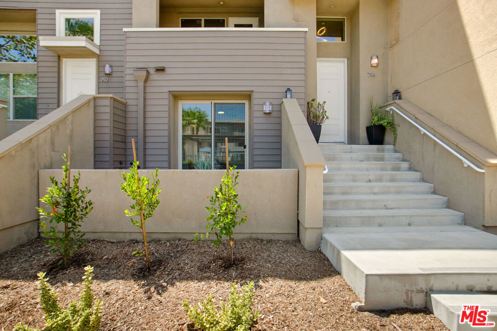 794 Colorado Circle Property Photo 2