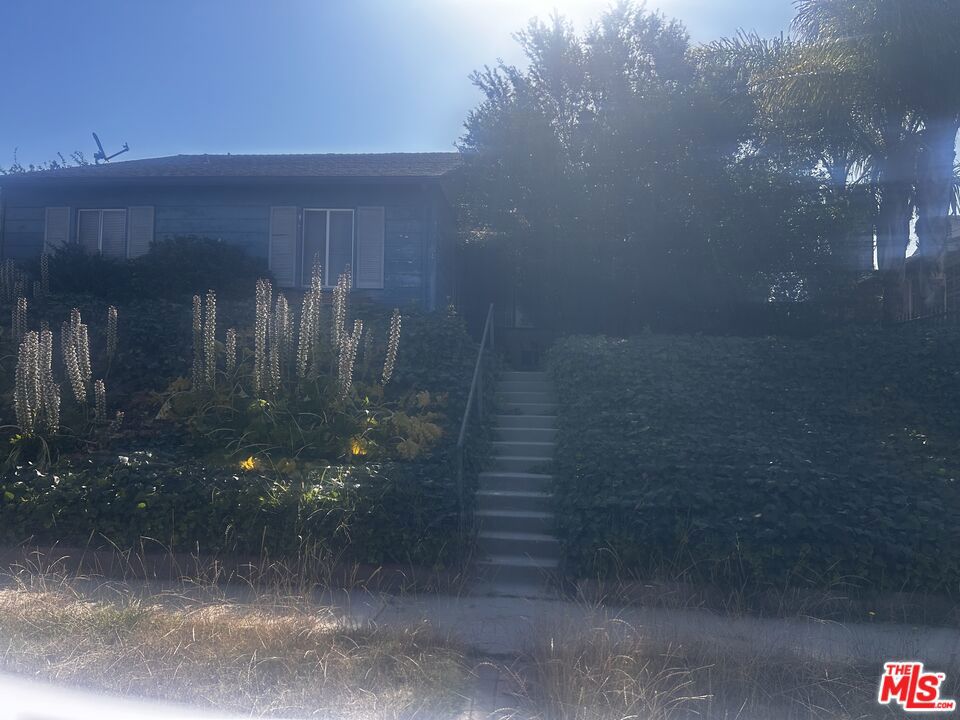 11726 Spinning Avenue Property Photo 2