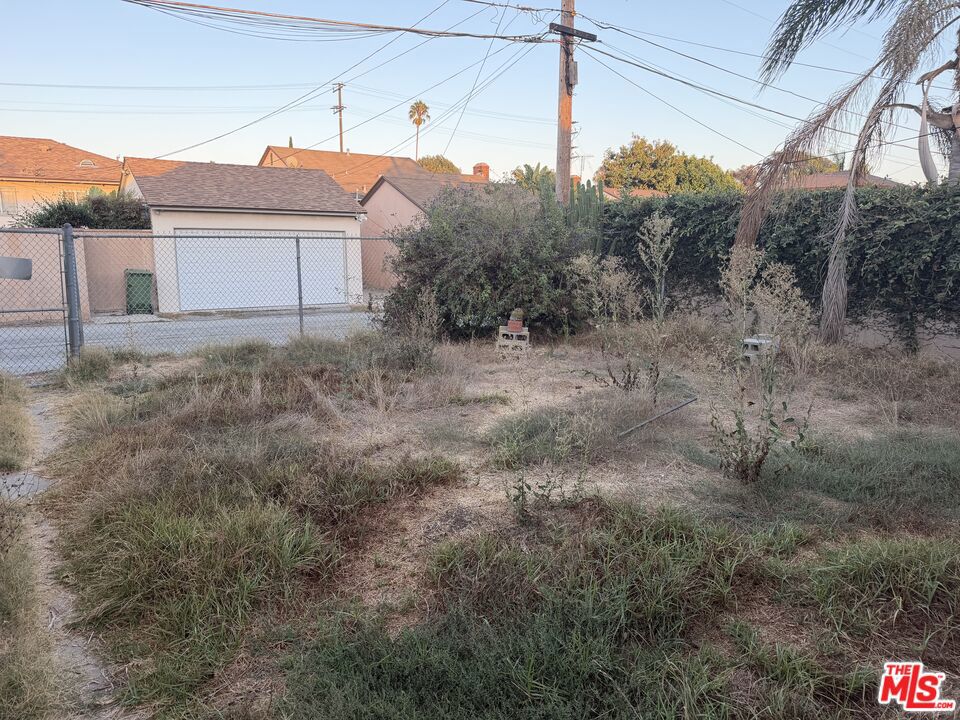 11726 Spinning Avenue Property Photo 3