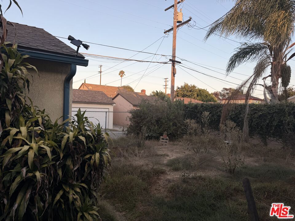 11726 Spinning Avenue Property Photo 5