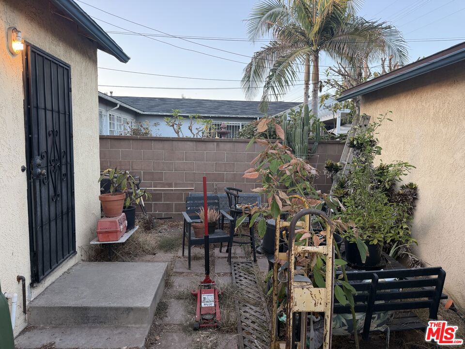 11726 Spinning Avenue Property Photo 8