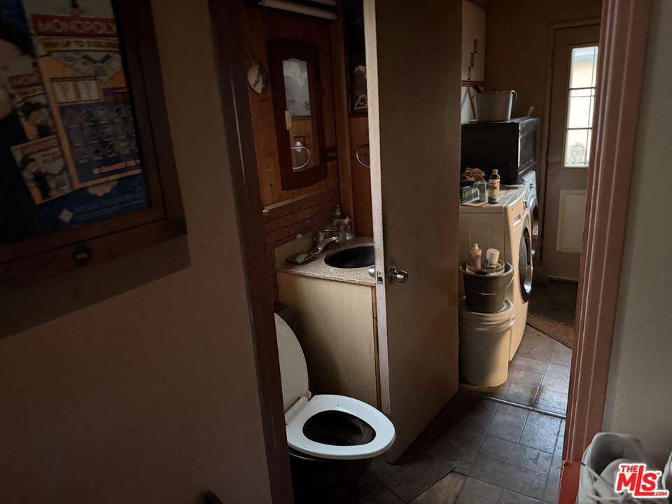 11726 Spinning Avenue Property Photo 27