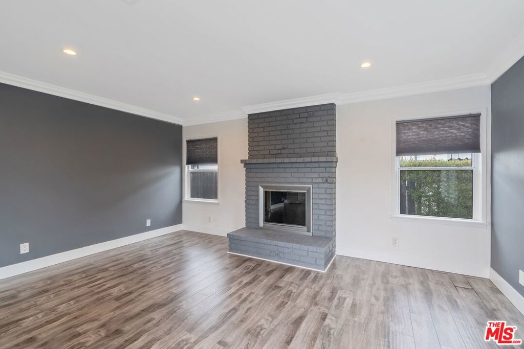 6713 Saint Clair Avenue Property Photo 4