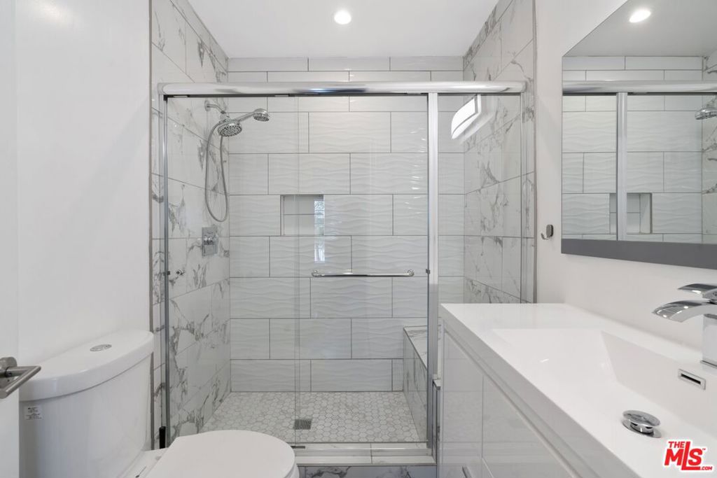 6713 Saint Clair Avenue Property Photo 16
