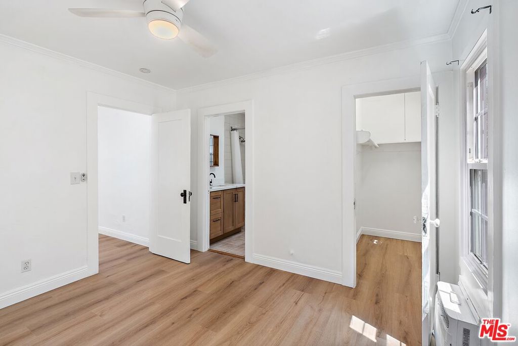 4241 Lincoln Avenue Property Photo 9
