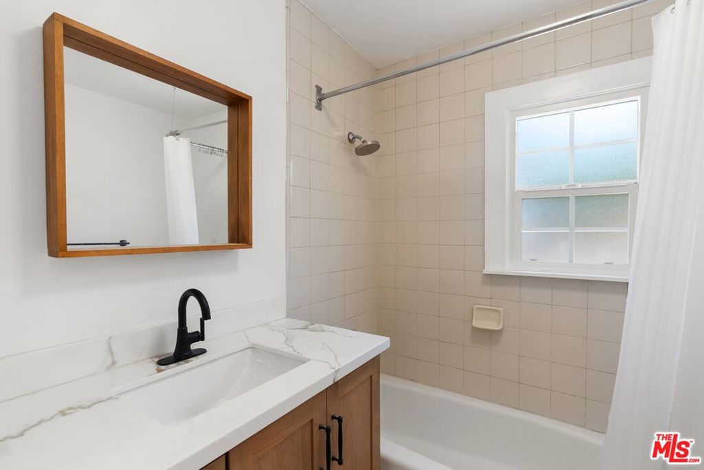 4241 Lincoln Avenue Property Photo 10