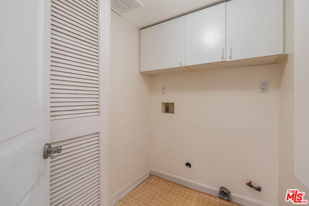 1645 Malcolm Avenue 302 Property Photo 33