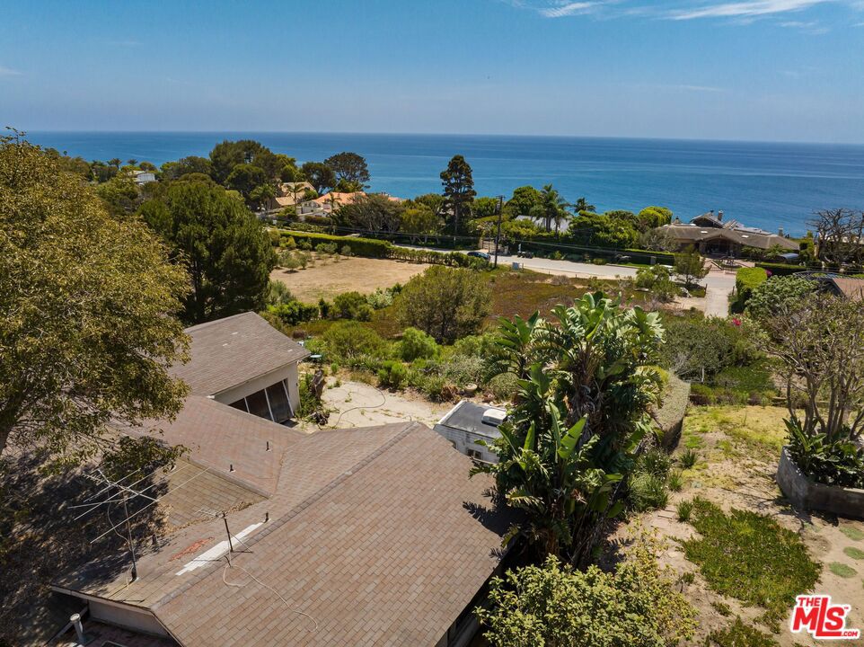 29029 Cliffside Drive Property Photo 10