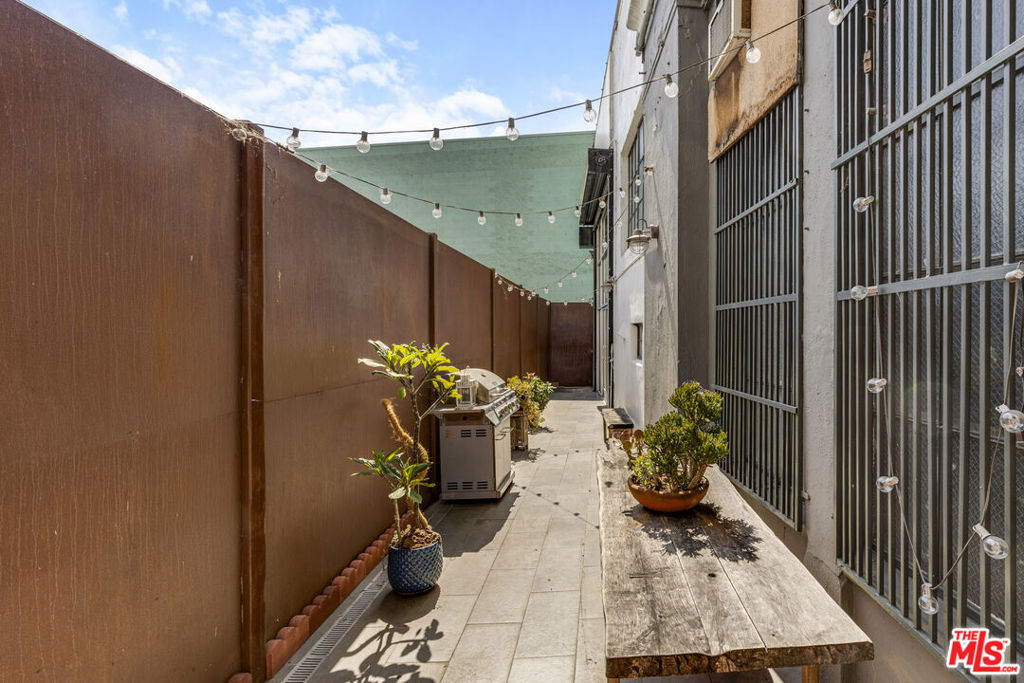 420 S San Pedro Street 106 Property Photo 23