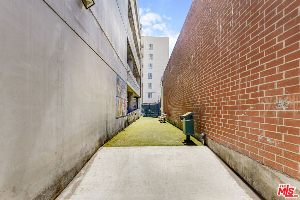 420 S San Pedro Street 106 Property Photo 29