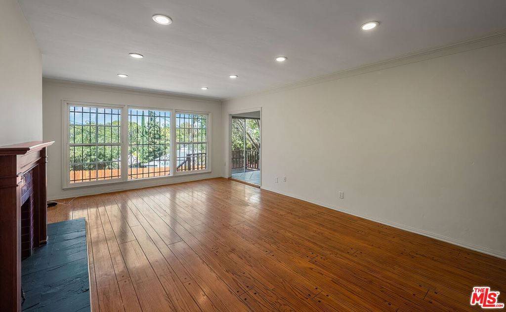9149 Hillsboro Drive Property Photo 5