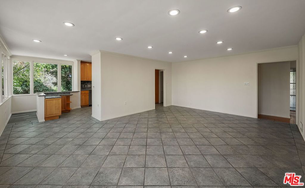 9149 Hillsboro Drive Property Photo 7